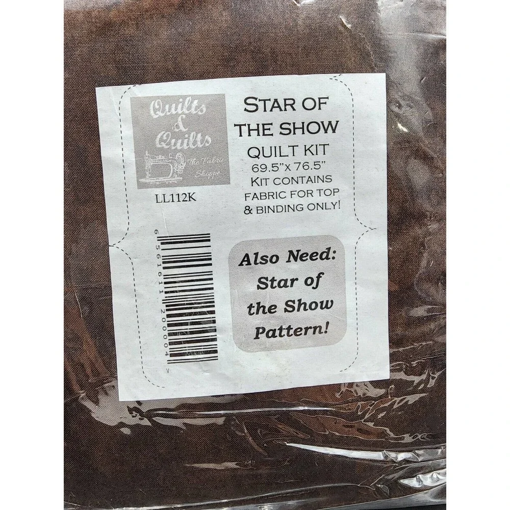 RealTree Xtra Green Star Of The Show Pattern Winter Deer Quilt Kit 69.5
